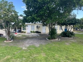 2115 Henry St NE in Palm Bay, FL - Building Photo