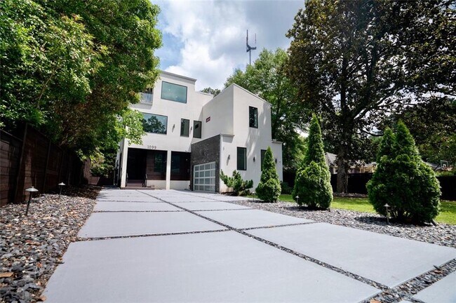 property at 1099 Vista Trail NE