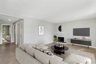Cascade Park Apartments in Vancouver, WA - Building Photo - Building Photo