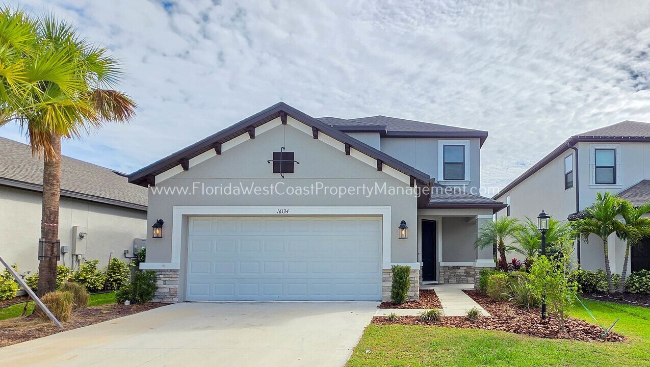 16134 Paynes Ml Dr in Bradenton, FL - Building Photo