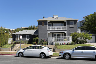 10691 Holman Ave in Los Angeles, CA - Building Photo - Building Photo