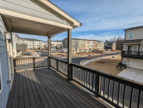547 Hardy Dr in Acworth, GA - Building Photo - Building Photo