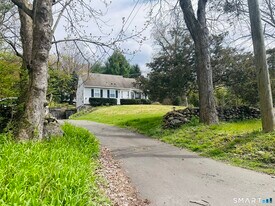 37 Weed St in New Canaan, CT - Building Photo