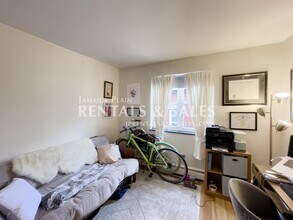 594 Centre St in Boston, MA - Building Photo - Building Photo