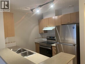 1420 W Georgia St in Vancouver, BC - Building Photo - Building Photo