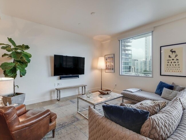 222 West Ave, Unit 1313 in Austin, TX - Building Photo - Building Photo