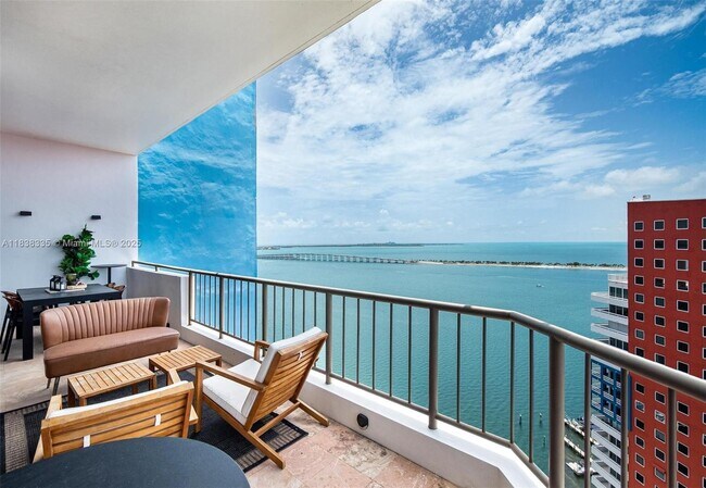 1581 Brickell Ave