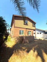 829 E 74th St in Los Angeles, CA - Building Photo - Building Photo