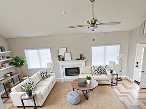 1015 Green Meadow St in Beaumont, TX - Building Photo - Building Photo