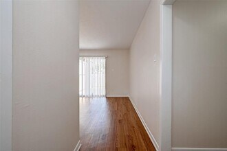 5910 Sheringham St in Houston, TX - Building Photo - Building Photo