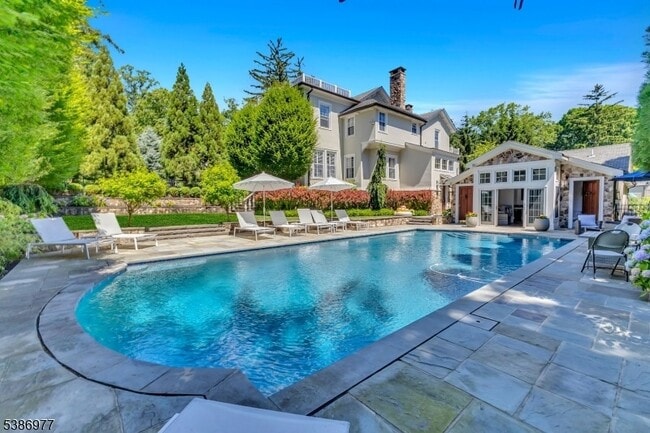 65 S Mountain Ave in Montclair, NJ - Building Photo - Building Photo