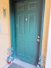 833 Riverside Dr in Coral Springs, FL - Building Photo - Building Photo