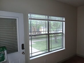 259 E 7th St in Somerville, TX - Building Photo - Building Photo