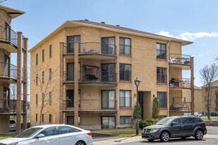 7482 Denis-Jamet in Montréal, QC - Building Photo