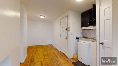149 1st Ave in New York, NY - Building Photo - Building Photo