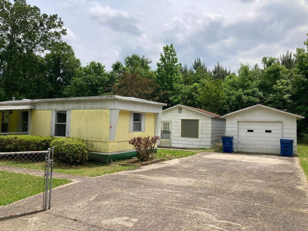 3 Country Ln Rentals in Rainbow City, AL