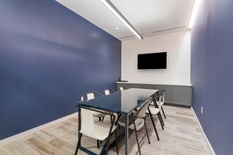839 Beacon in Boston, MA - Foto de edificio - Building Photo