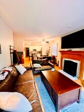 1059 W Cornelia Ave in Chicago, IL - Building Photo - Building Photo