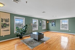 677 Quinnipiac Ave, Unit 9 in New Haven, CT - Building Photo