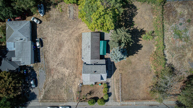 145 NE 99th Ave in Portland, OR - Building Photo - Building Photo