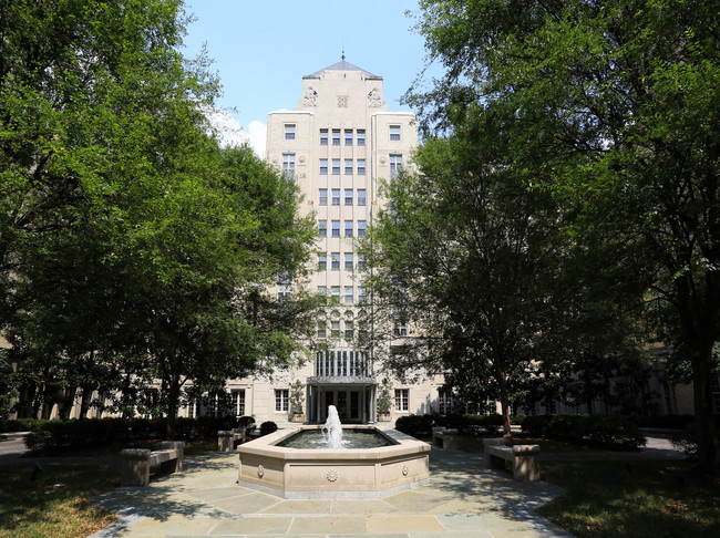 Kennedy-Warren in Washington, DC - Building Photo - Building Photo