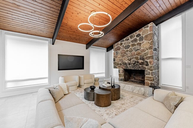 5 Mellanby Pl, Unit SI ID1513090P