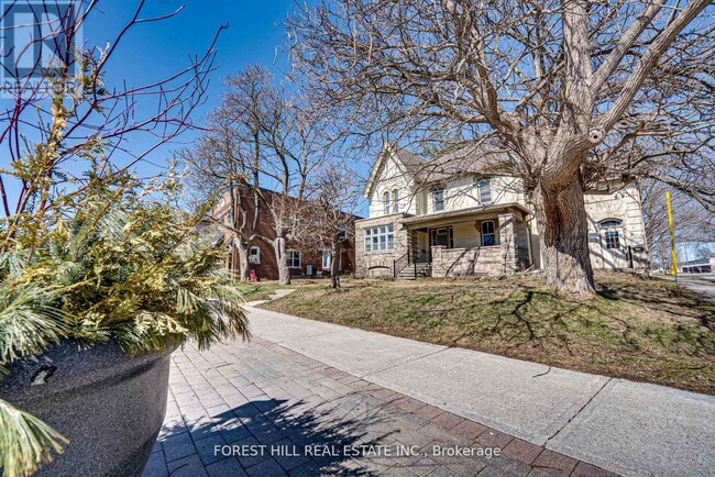 property at 72 Old Kingston Rd