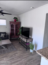 6146 Cleveland Ave in El Paso, TX - Building Photo - Building Photo