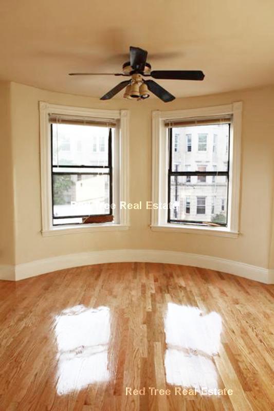 880 Huntington Ave, Unit 2 in Boston, MA - Foto de edificio - Building Photo