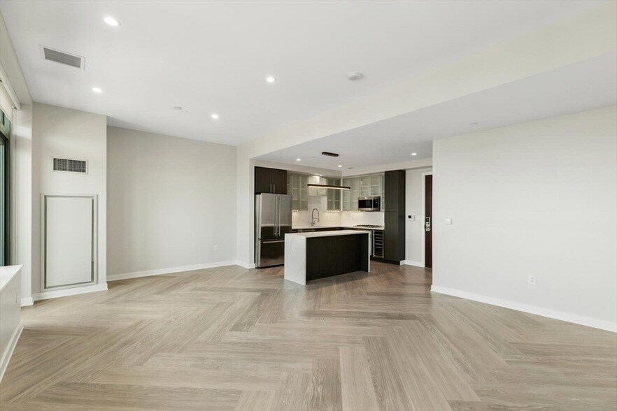 1 Canal St, Unit 1211 in Boston, MA - Building Photo