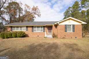517 E Main St in Statesboro, GA - Building Photo