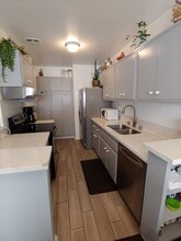 5403 Newcastle Ave, Unit 66 in Encino, CA - Building Photo - Building Photo