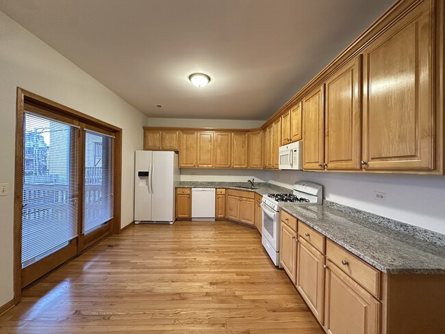 4101 N Kenmore Ave, Unit M01H in Chicago, IL - Building Photo - Building Photo