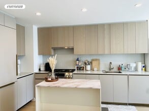 3 Ct Square W in Queens, NY - Building Photo - Building Photo