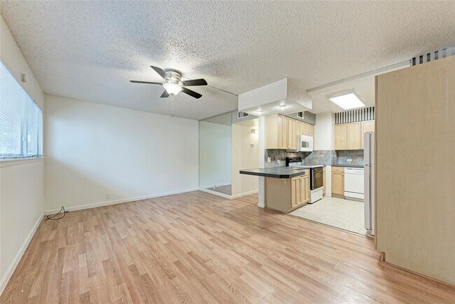 property at 2404 Longview St