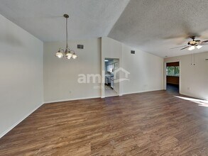 1209 Blufield Ave in Brandon, FL - Building Photo - Building Photo