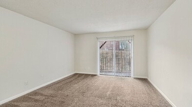 Westchester Key Apartments in High Point, NC - Building Photo - Building Photo