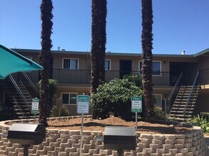 15111 Washington Ave-Unit -Apt 31 in San Leandro, CA - Building Photo - Building Photo