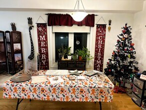 Corner Townhouse With Finished Basement in Windfields Farm (3 Bed, 2.5 Bath) in Oshawa, ON - Building Photo - Building Photo