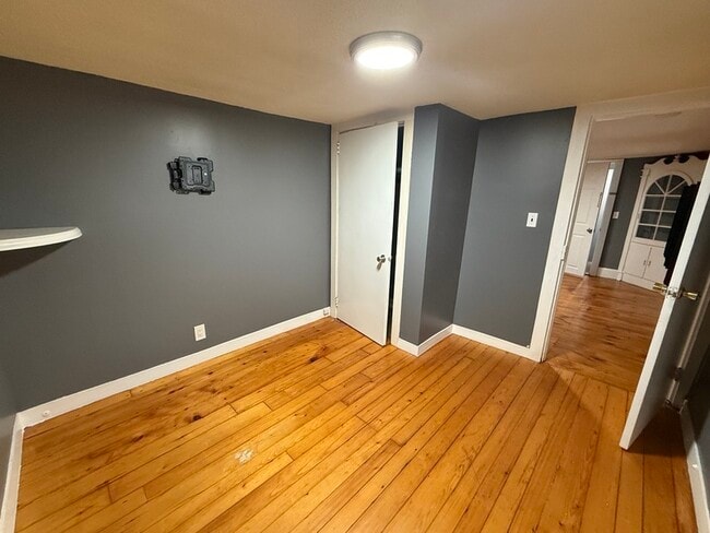 949 Locust St in Fall River, MA - Building Photo - Building Photo