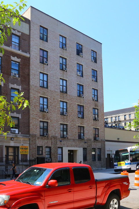 660-662 W 178th St in New York, NY - Building Photo
