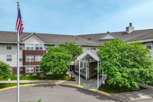 Silver Lake Pointe 55+ in Mounds View, MN - Building Photo