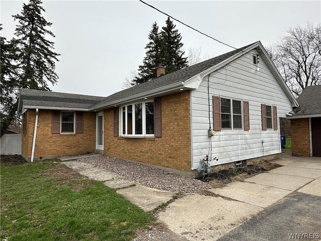 2791 N Forest Rd in Getzville, NY - Building Photo - Building Photo