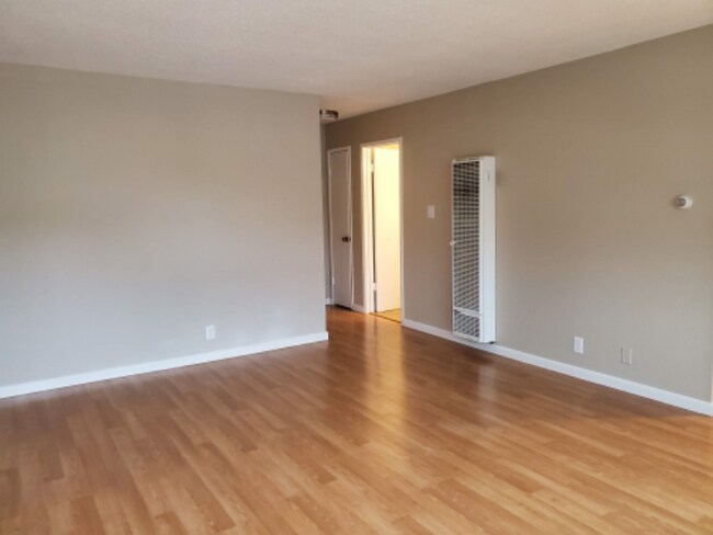 2171 Peach St-Unit -Apt 2 in Pinole, CA - Building Photo - Building Photo
