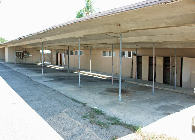 2833 N West Ave in Fresno, CA - Foto de edificio - Building Photo