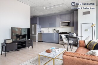 311 W Illinois St, Unit FL16-ID153 in Chicago, IL - Building Photo - Building Photo
