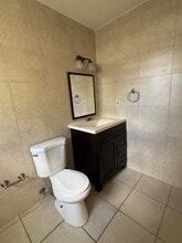 1420 N 69th Way in Hollywood, FL - Foto de edificio - Building Photo