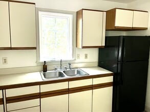 7144 Persimmon Ln in Owings, MD - Building Photo - Building Photo