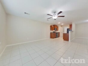 701 Totem Trail Dr, Unit 1731 Richmond Ave., Apt. 5 in La Marque, TX - Building Photo - Building Photo