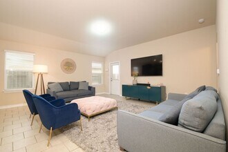 11806 Plover Pl in San Antonio, TX - Building Photo - Building Photo